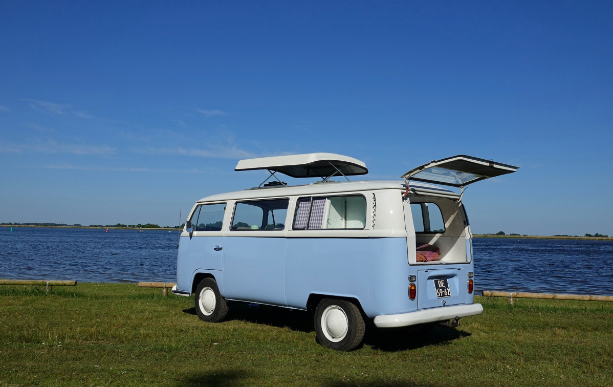 The old van 4876116 1920