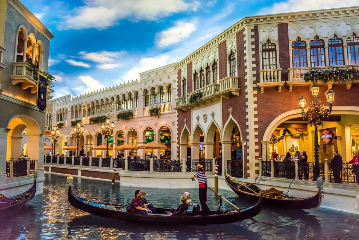 Venetian 562762 1280  1 