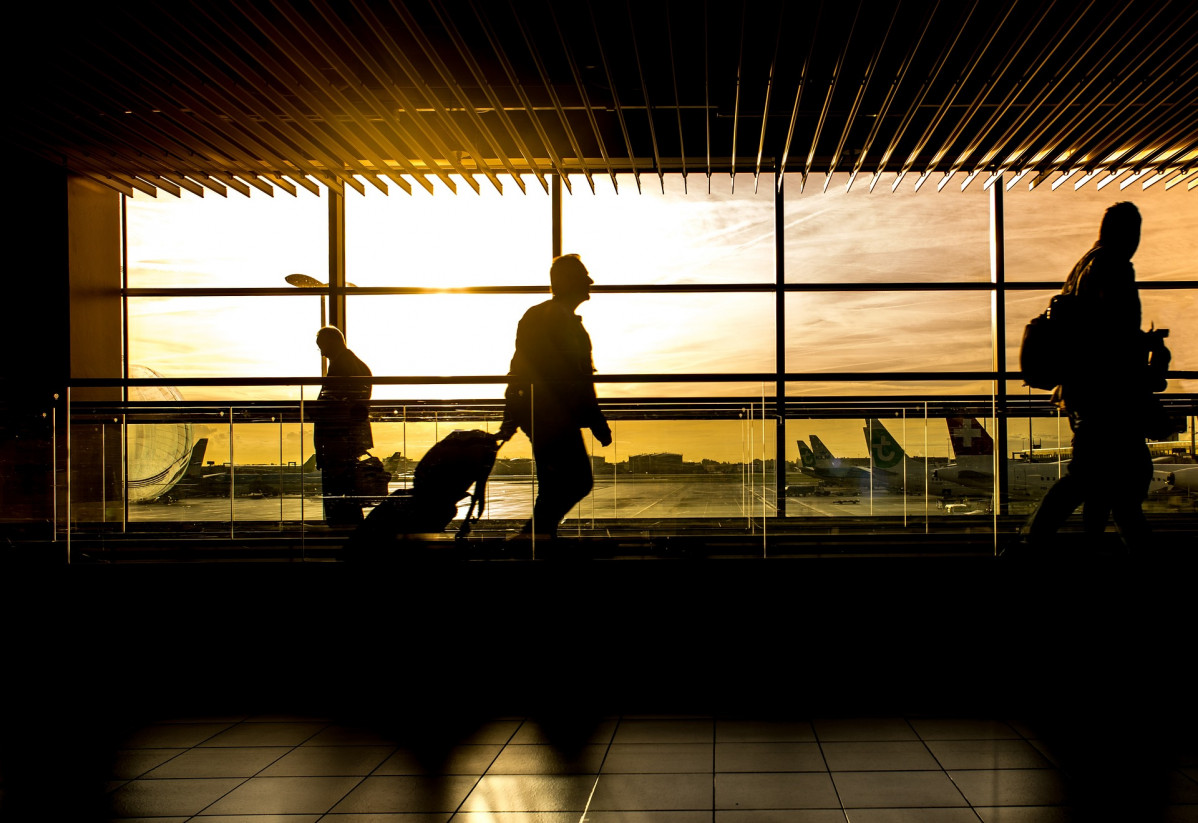 Airport gb779fc071 1920