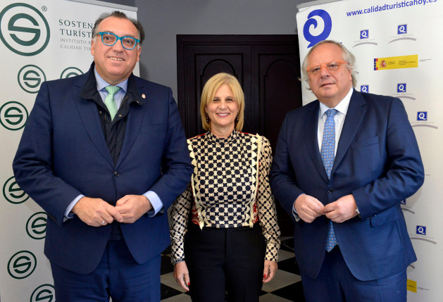 Arturo Bernal, María José Garcíua Pelayo y Miguel Mirones.