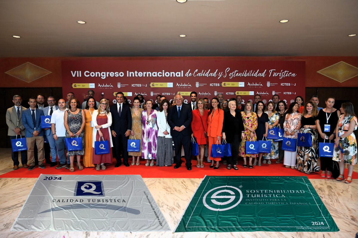 Entrega de Banderas Q y S Foto de Familia (1)